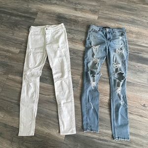 2 Hollister jeans size 7 woman’s. Both slightly worn.